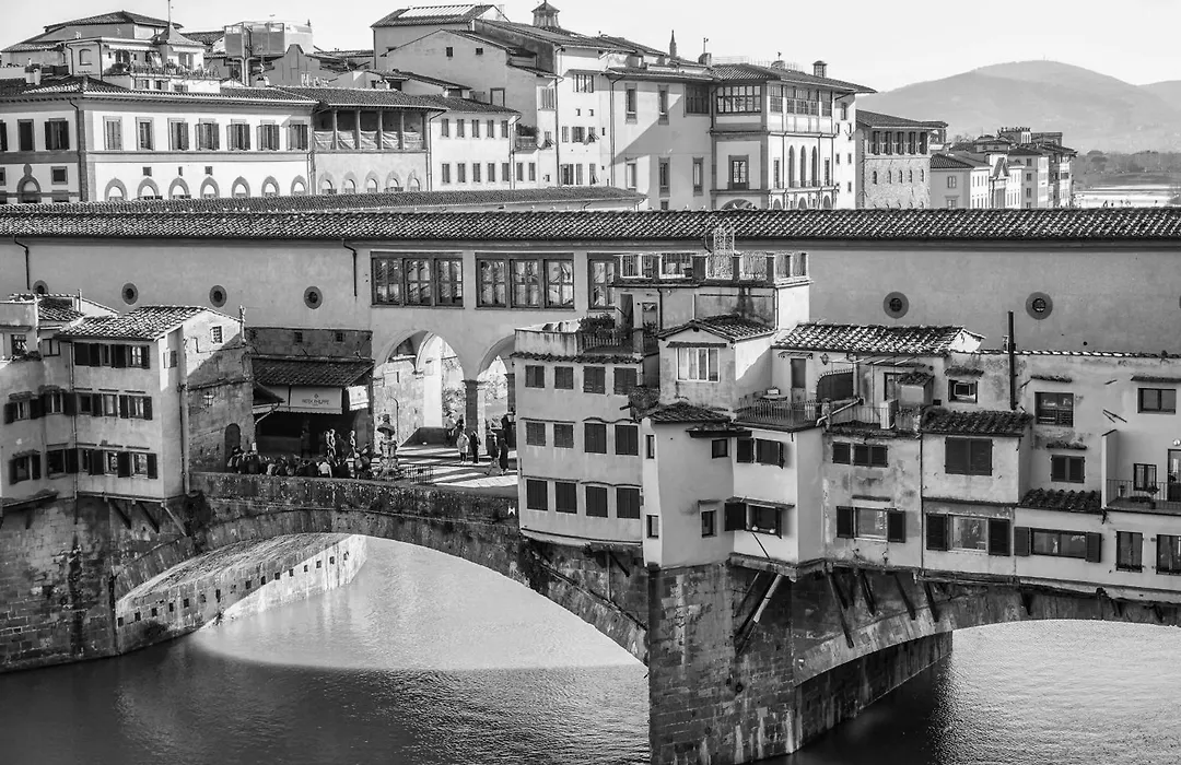 Ponte Vecchio View Luxury Apartment-1